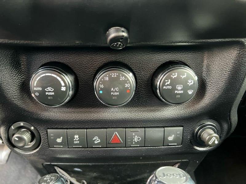 Jeep Wrangler 2.8 CRD DPF Sahara Auto