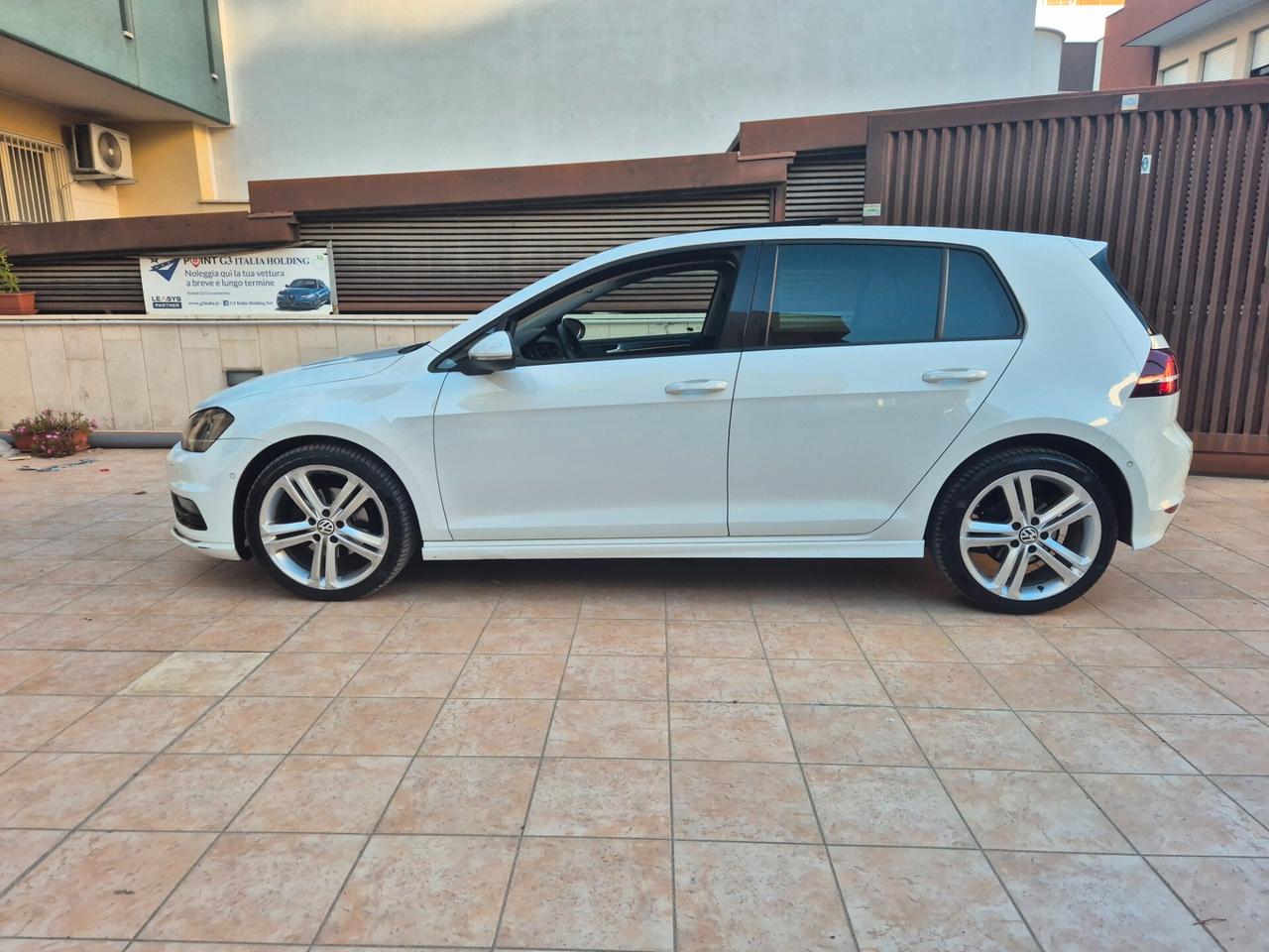 Volkswagen Golf 1.6 TDI 5p. R-LINE TETTO
