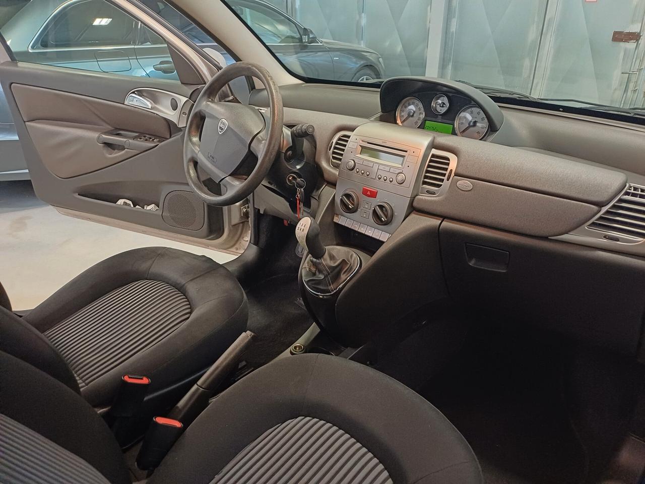 Lancia Ypsilon 1.3 MJT 75 CV Oro Clima/Servo