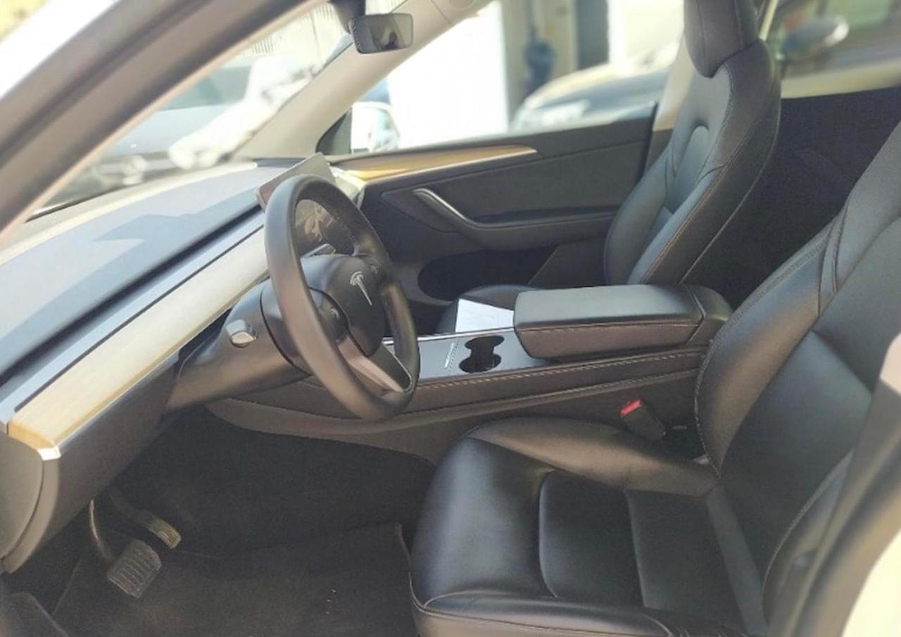 Tesla Model Y Long Range AWD