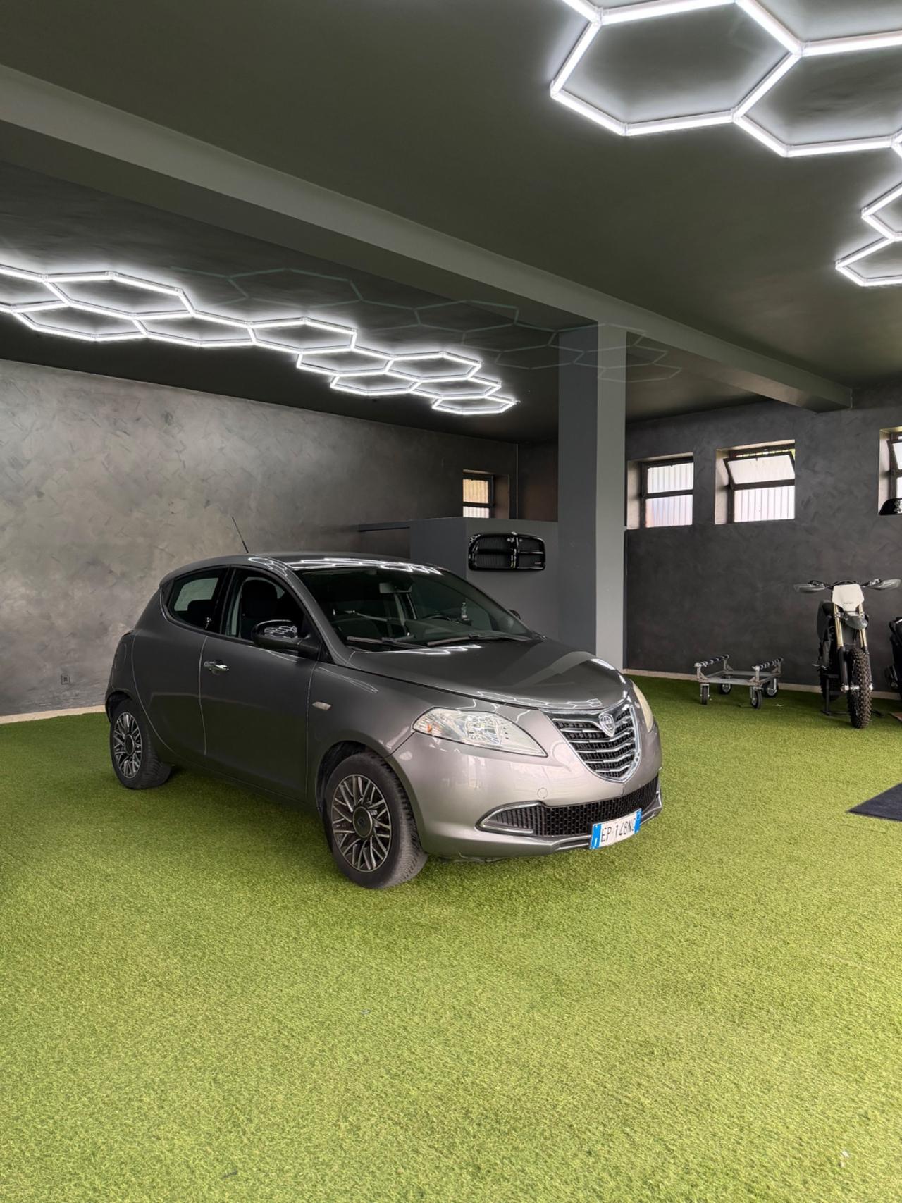 Lancia Ypsilon 1.2 Benz 69 CV