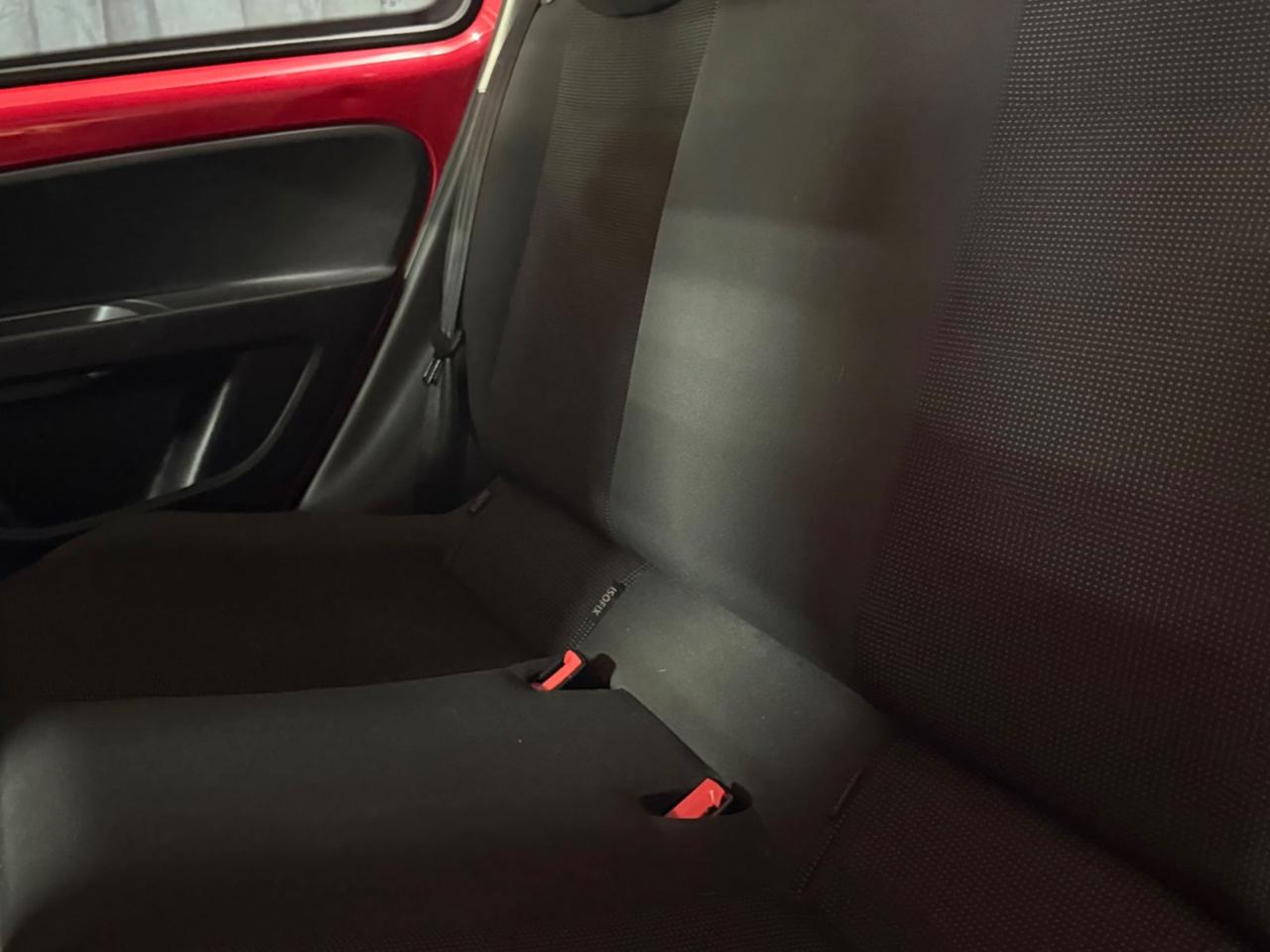 STUPENDA VOLKSWAGEN UP ADATTA A NEOPATENTATI UNICO PROPRIETARIO