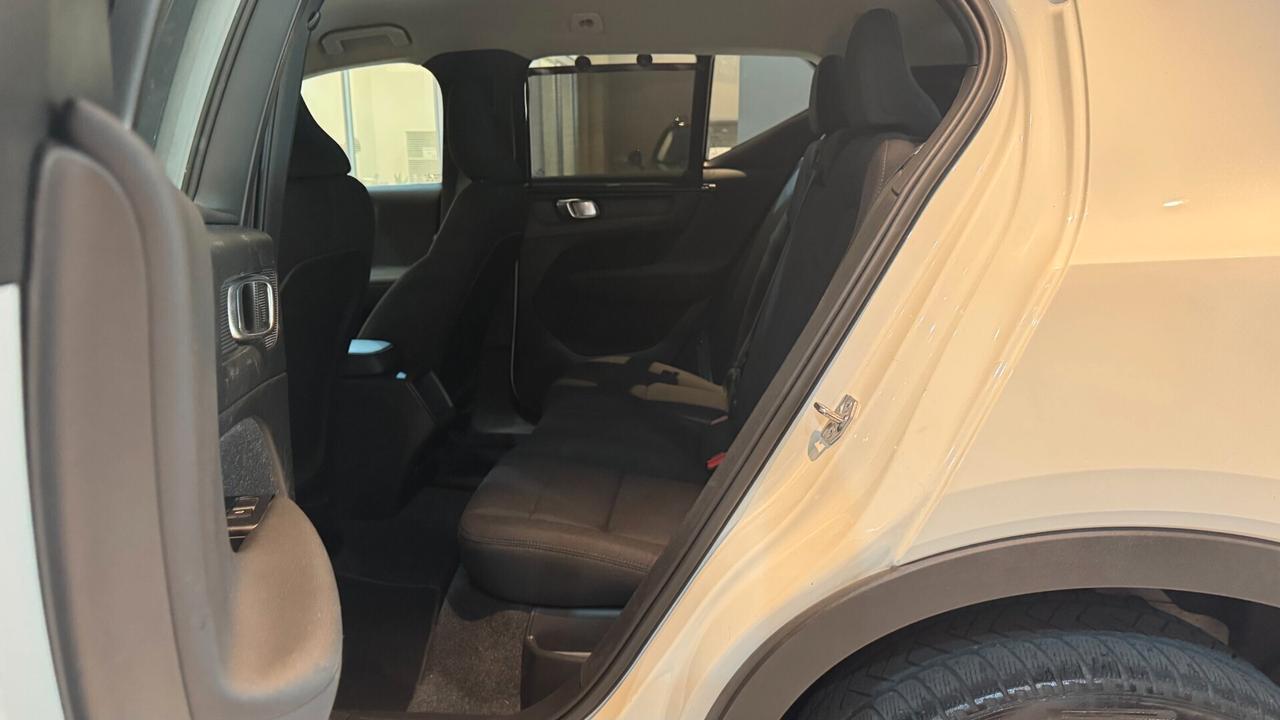 Volvo XC40 T2 1.5 140CV AUTOMATICO - 2021