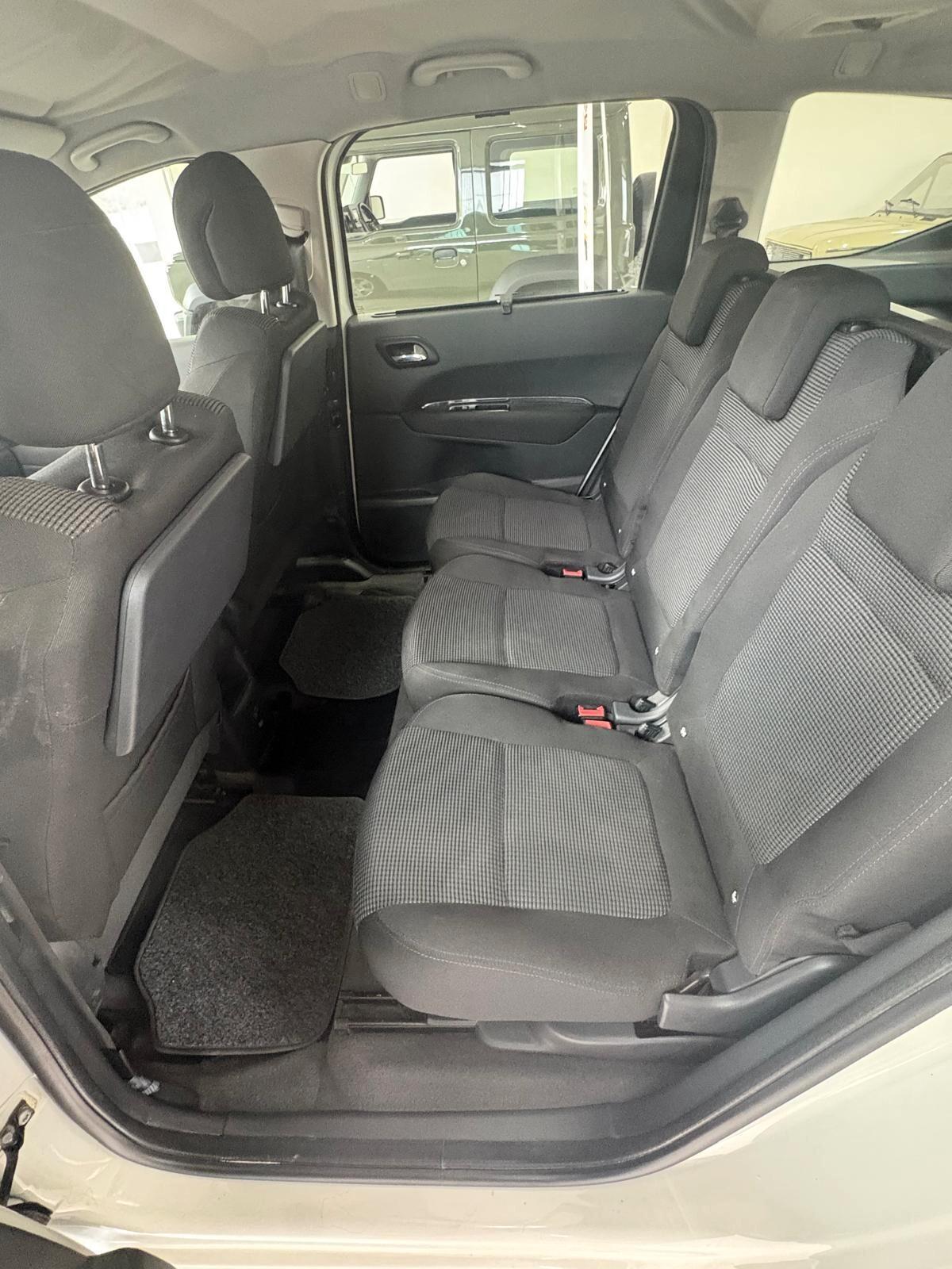 Peugeot 5008 1.6 HDi 12 MESI DI GARANZIA COMPLETA !!!