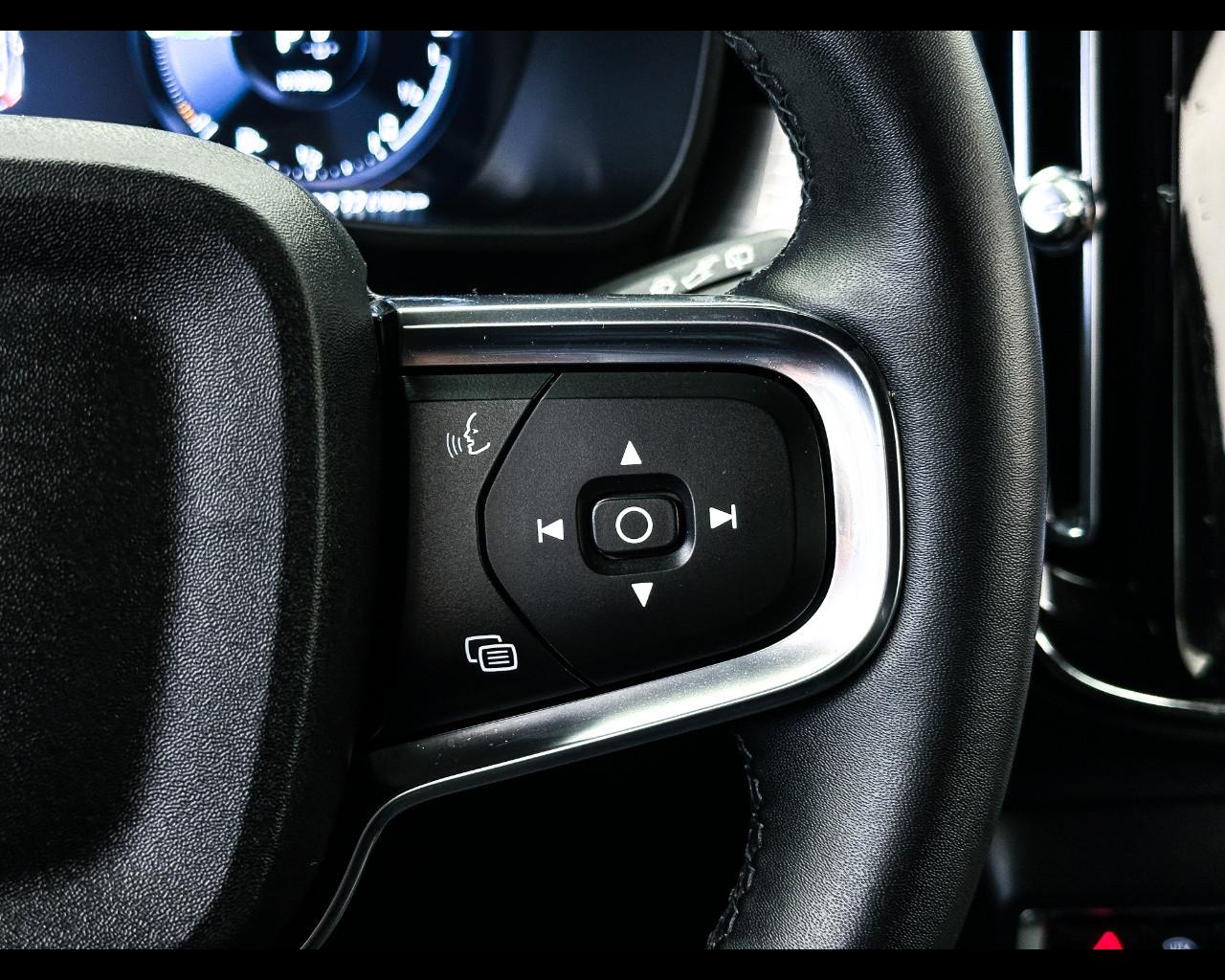 VOLVO XC40 (2017-->) - XC40 T5 Recharge Plug-in Hybrid automatico Plus Dark