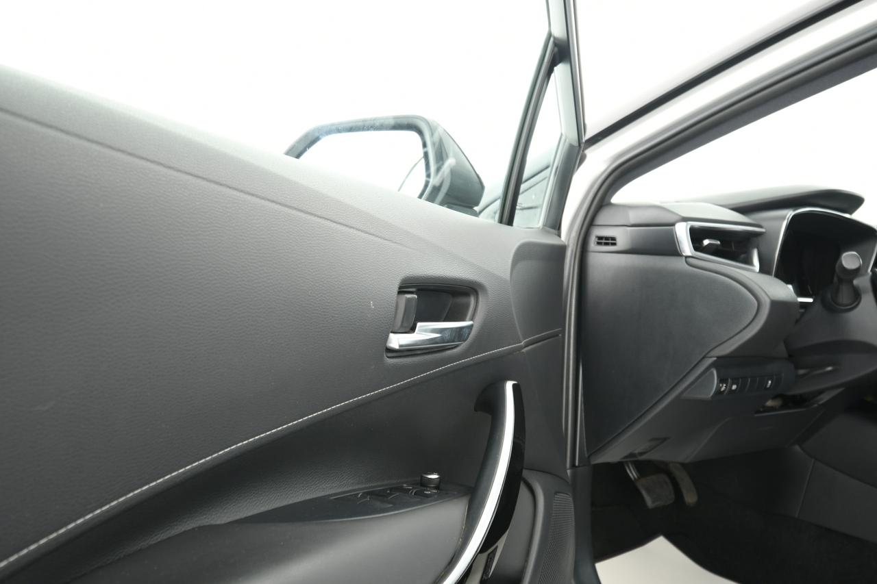 TOYOTA Corolla 2.0h Style cvt CAMERA+ACC+LED+C17"