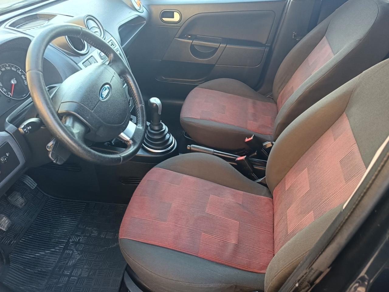 Ford Fiesta 1.4 TDCi 5p. Ghia