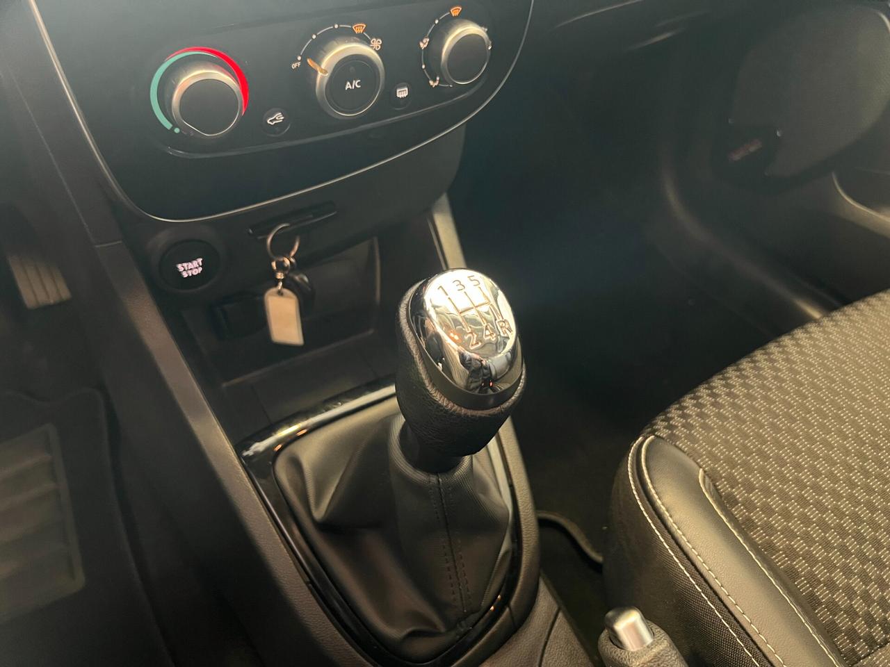 Renault Clio dCi 8V 75 CV 5 porte Duel2