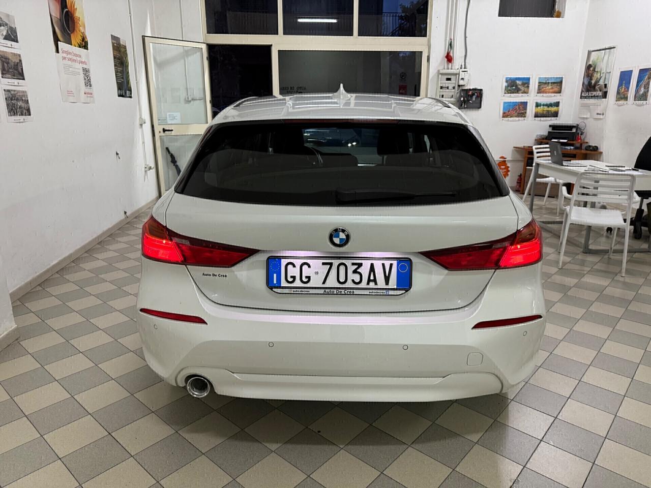 Bmw 116 116d 5p. Business Advantage