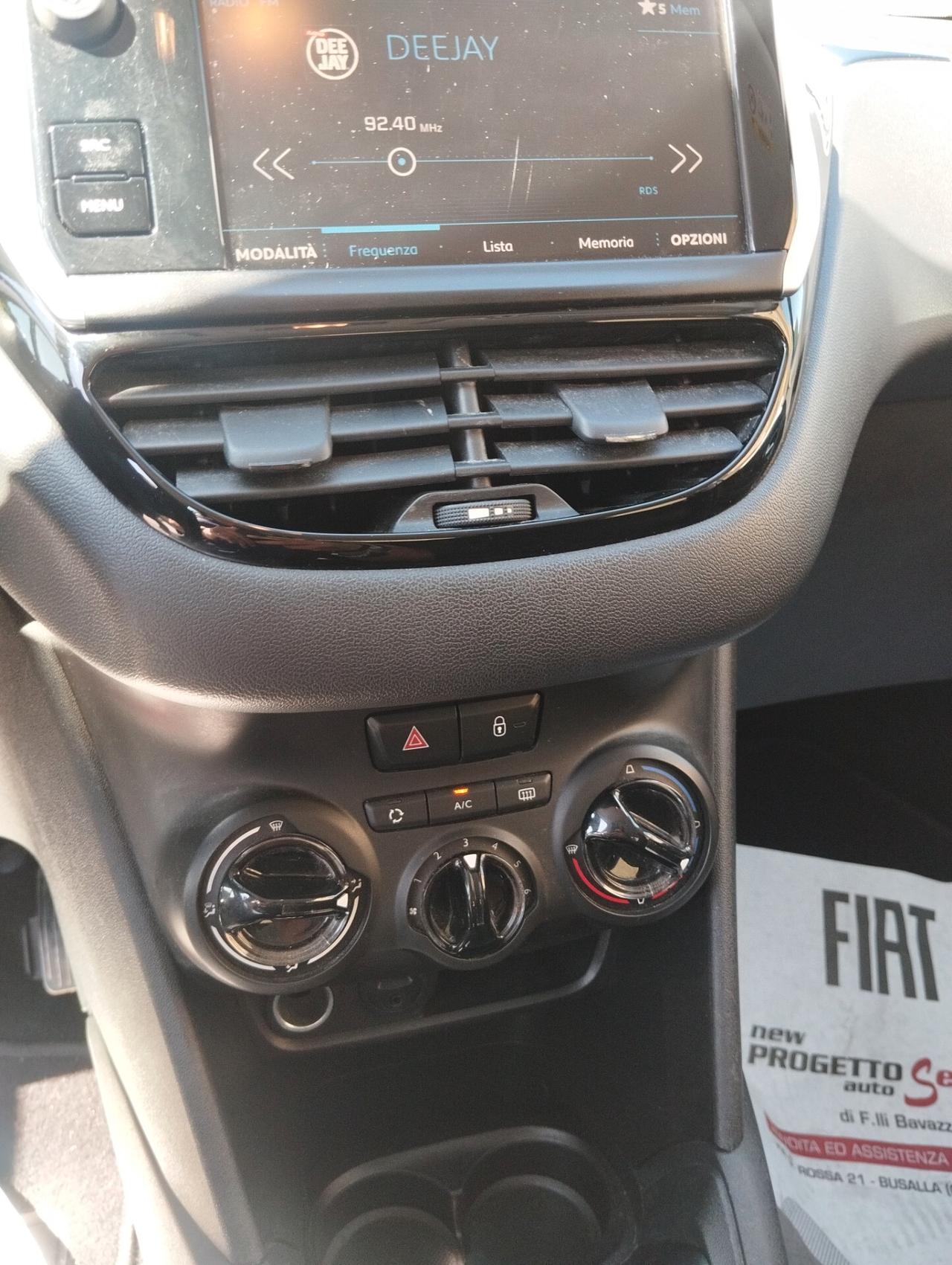 Peugeot 208 PureTech 82 5 porte Allure