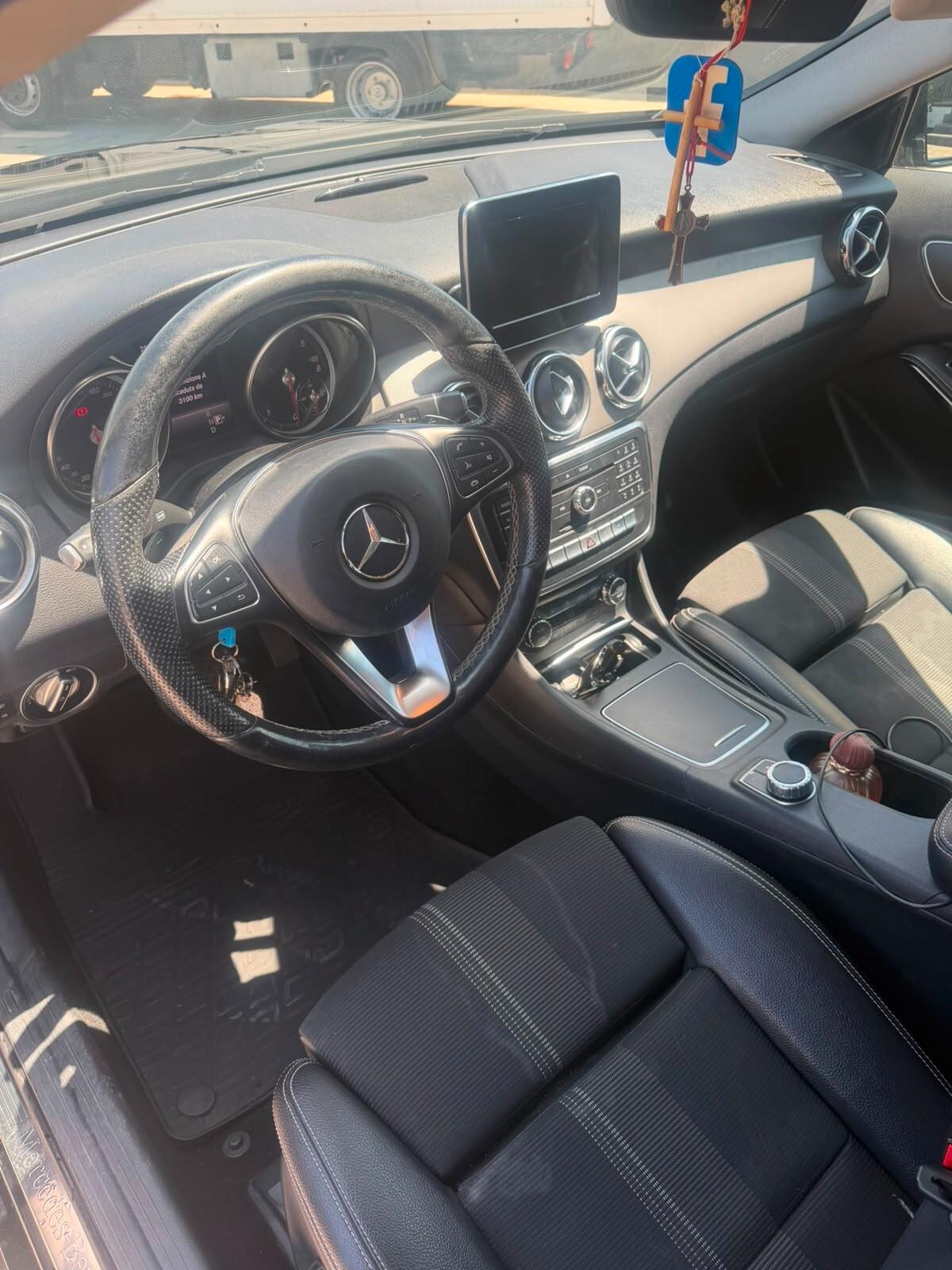 Mercedes-benz GLA 200 d Automatic Premium