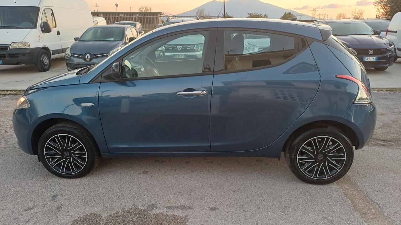 Lancia Ypsilon 1.0 FireFly 5 porte S&S Hybrid Silver 2023 SOLO 5MILA KM