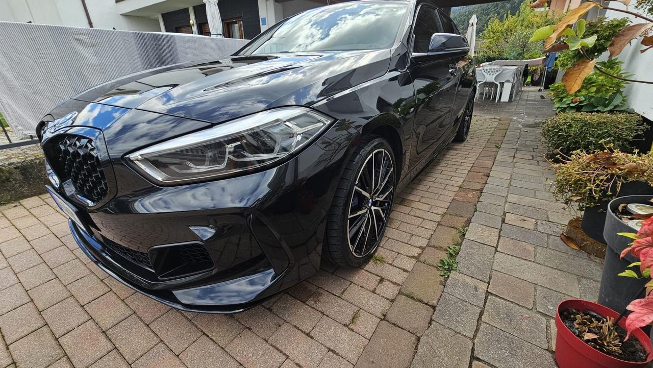 Bmw 135 M 135i xDrive Colorvision Edition