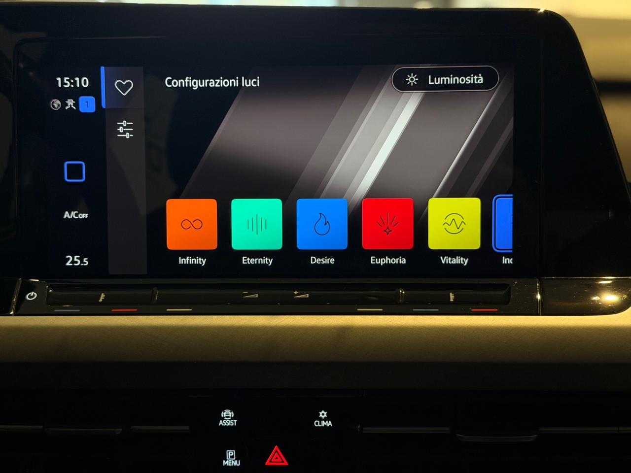 Volkswagen Golf 2.0 Tdi 115CV Life LED/LUCI AMBIE