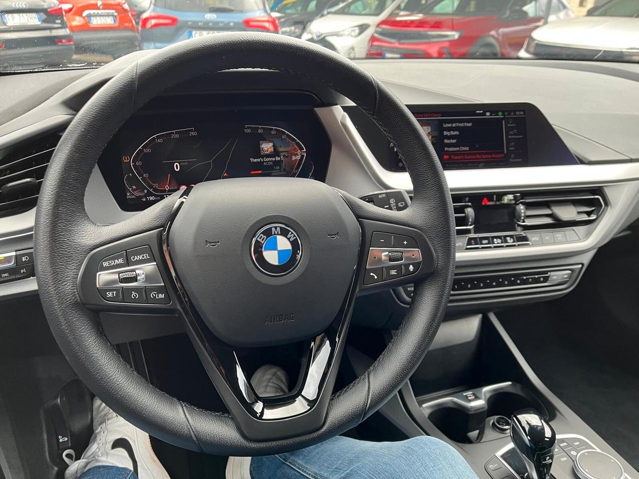 Bmw 116 116d 5p. Business Advantage