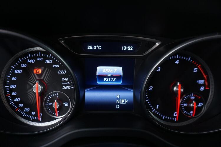Mercedes GLA 180d Sport Auto BR318393 1.5 Diesel 109CV