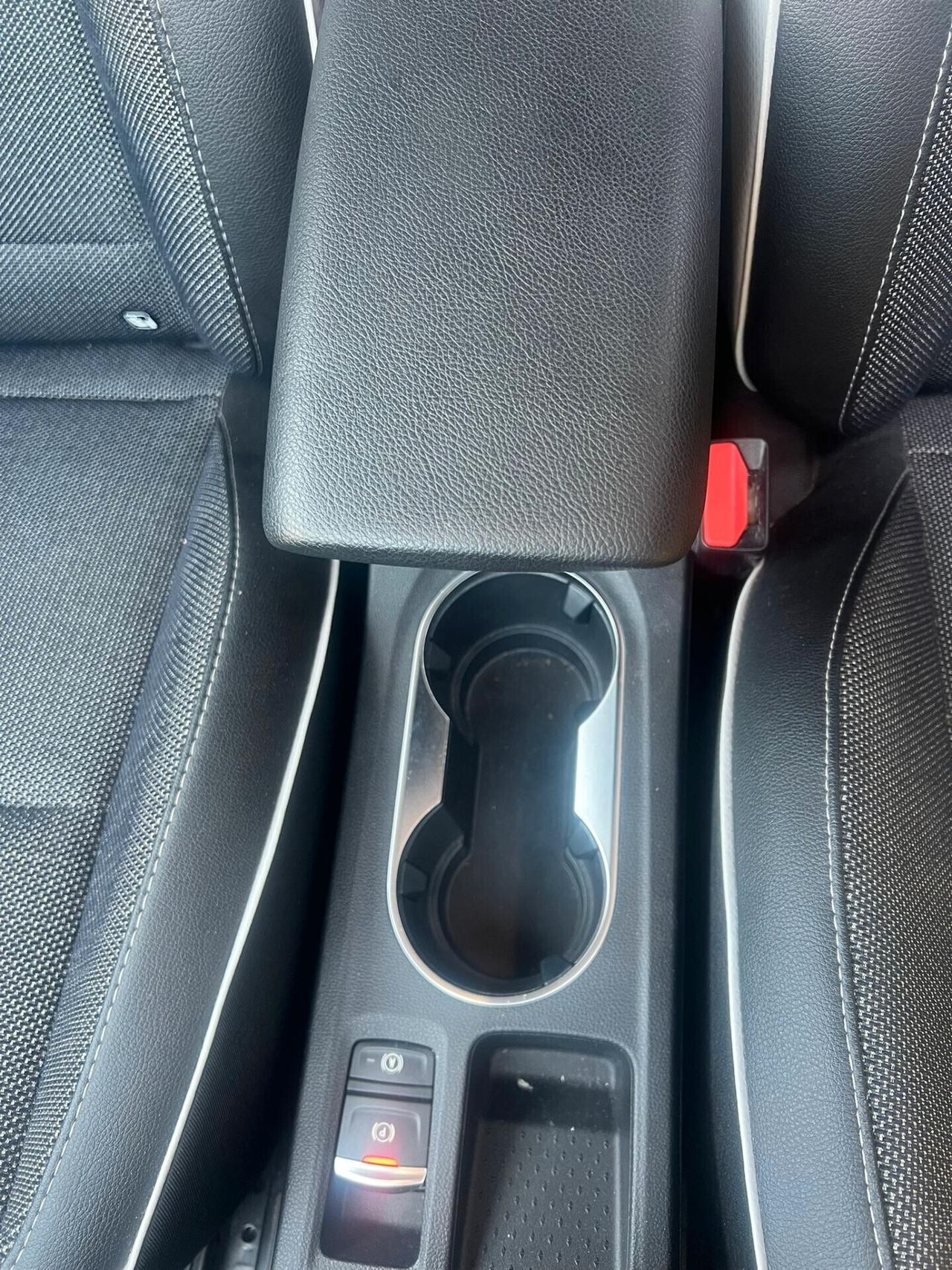 Renault Captur TCe 100 CV GPL FAP Intens