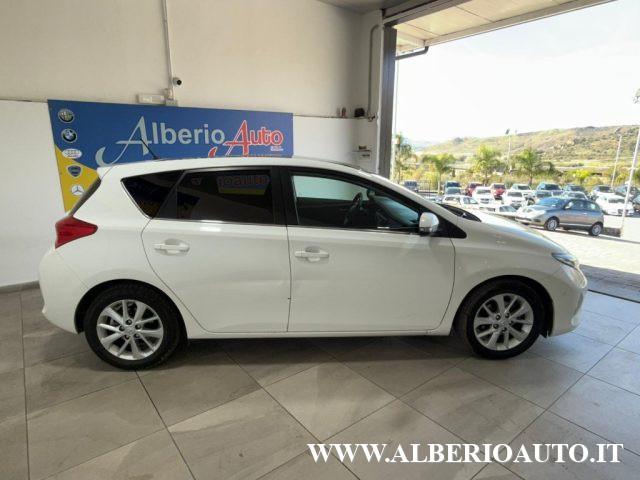 TOYOTA Auris 1.4 D-4D Lounge + TETTO