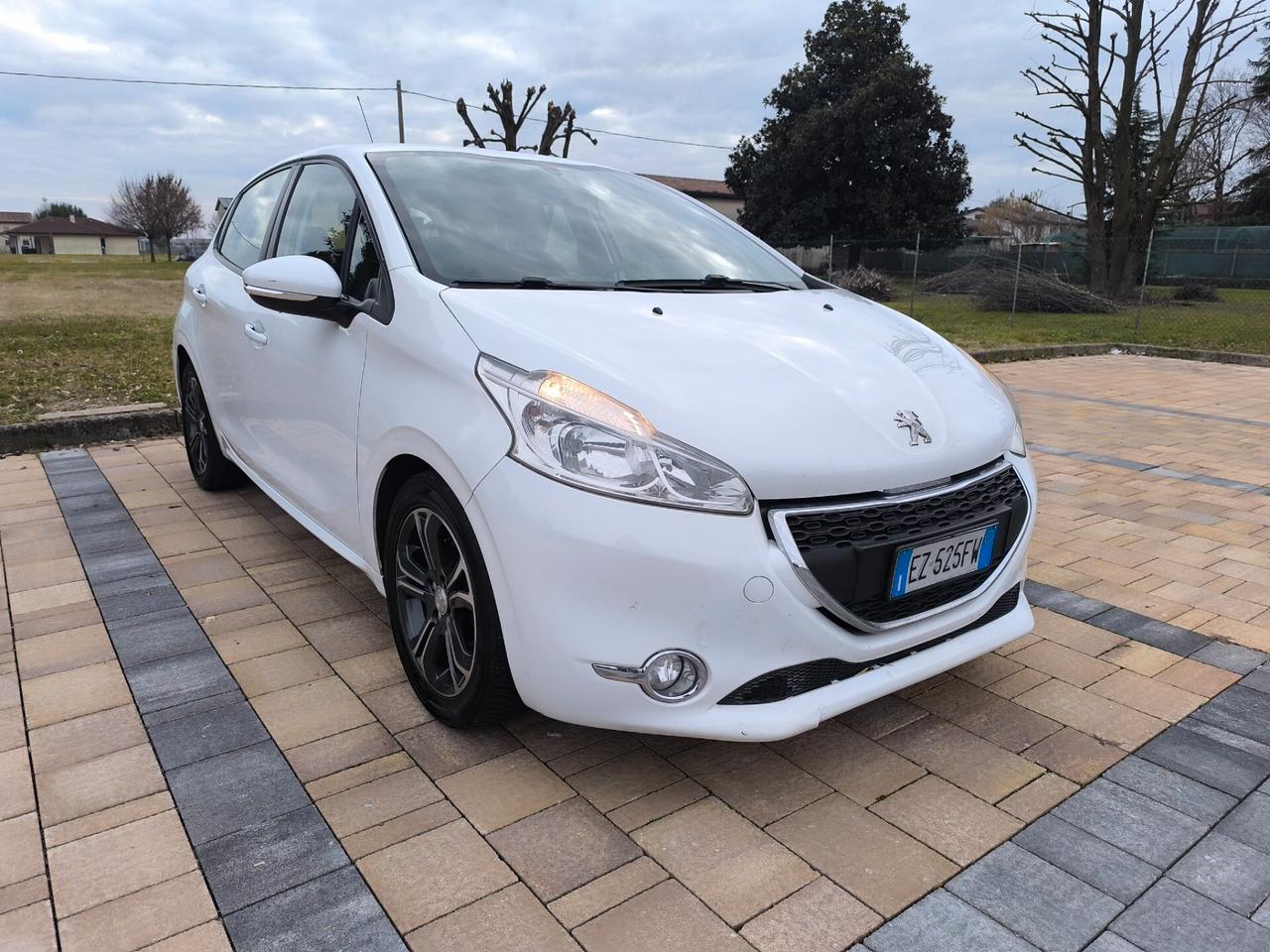 Peugeot 208 1.4 VTi 95 CV 5p. GPL Allure neopatentati