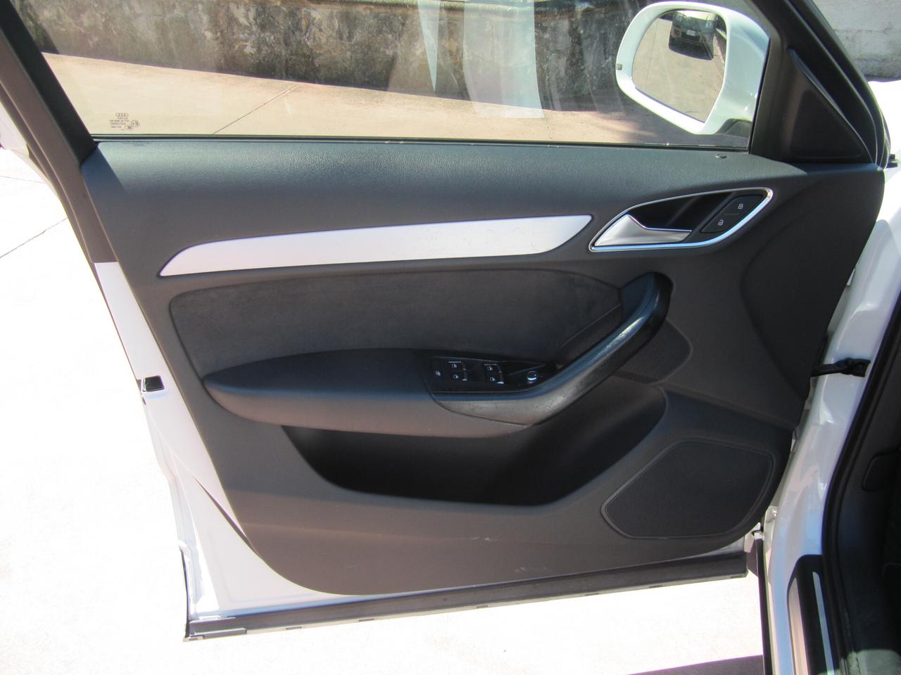Audi Q3 2.0 TDI quattro S tronic Line Edition - automatico