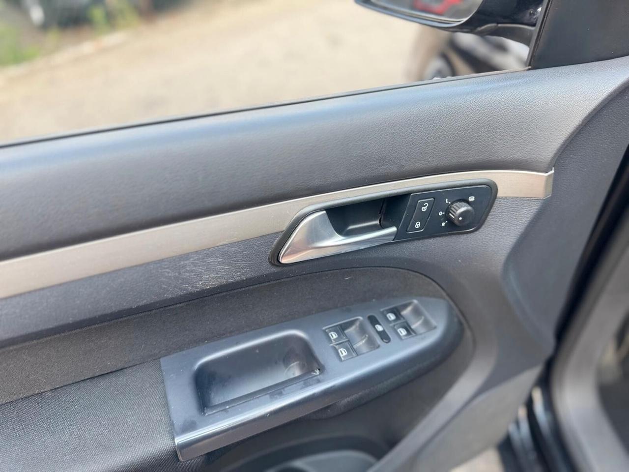 Volkswagen Touran Anno 2008 2.0 Benz/Metano 7 Posti