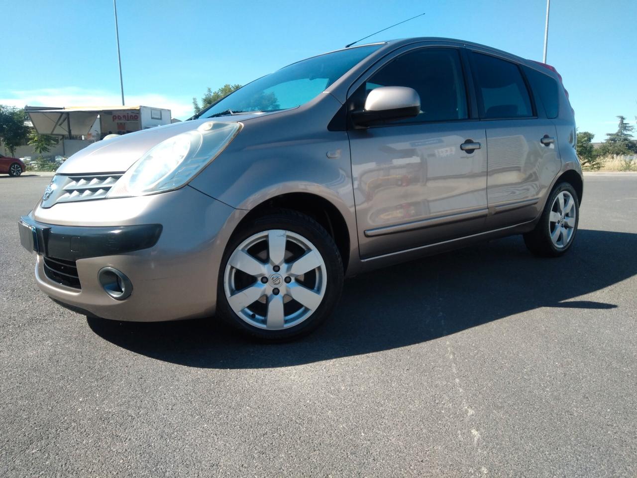 Nissan Note 1.6 16V 110cv cambio automatico x neopatentati