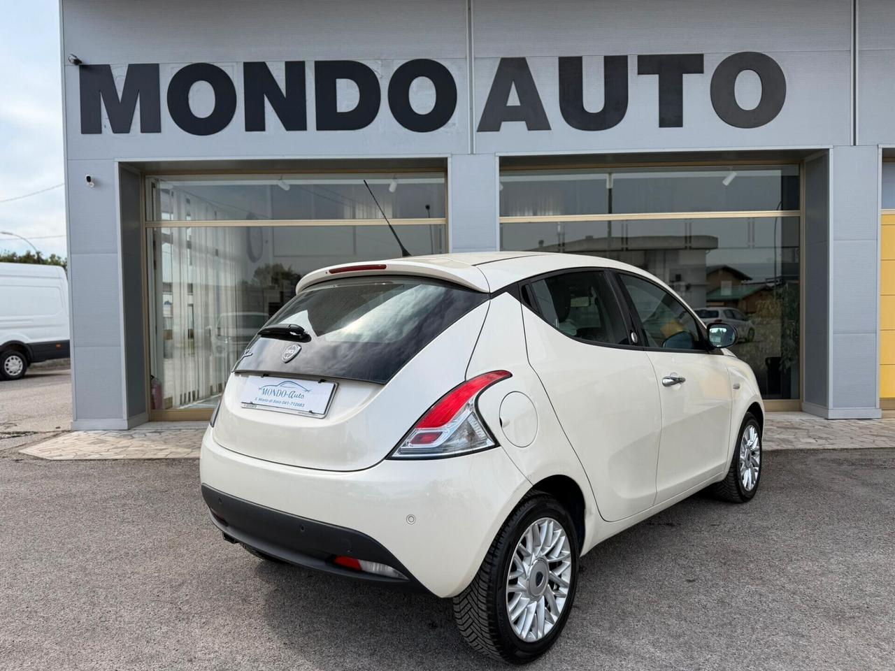 Lancia Ypsilon 1.2 69 CV 5p. GPL Ecochic Gold 2013 NEOPATENTATI