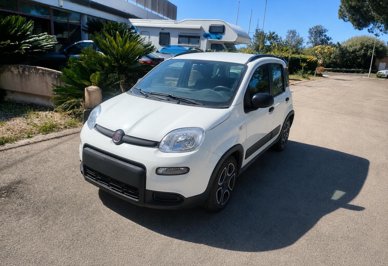 Fiat Panda 1.0 S&S Hybrid City Life da 199€ al mese