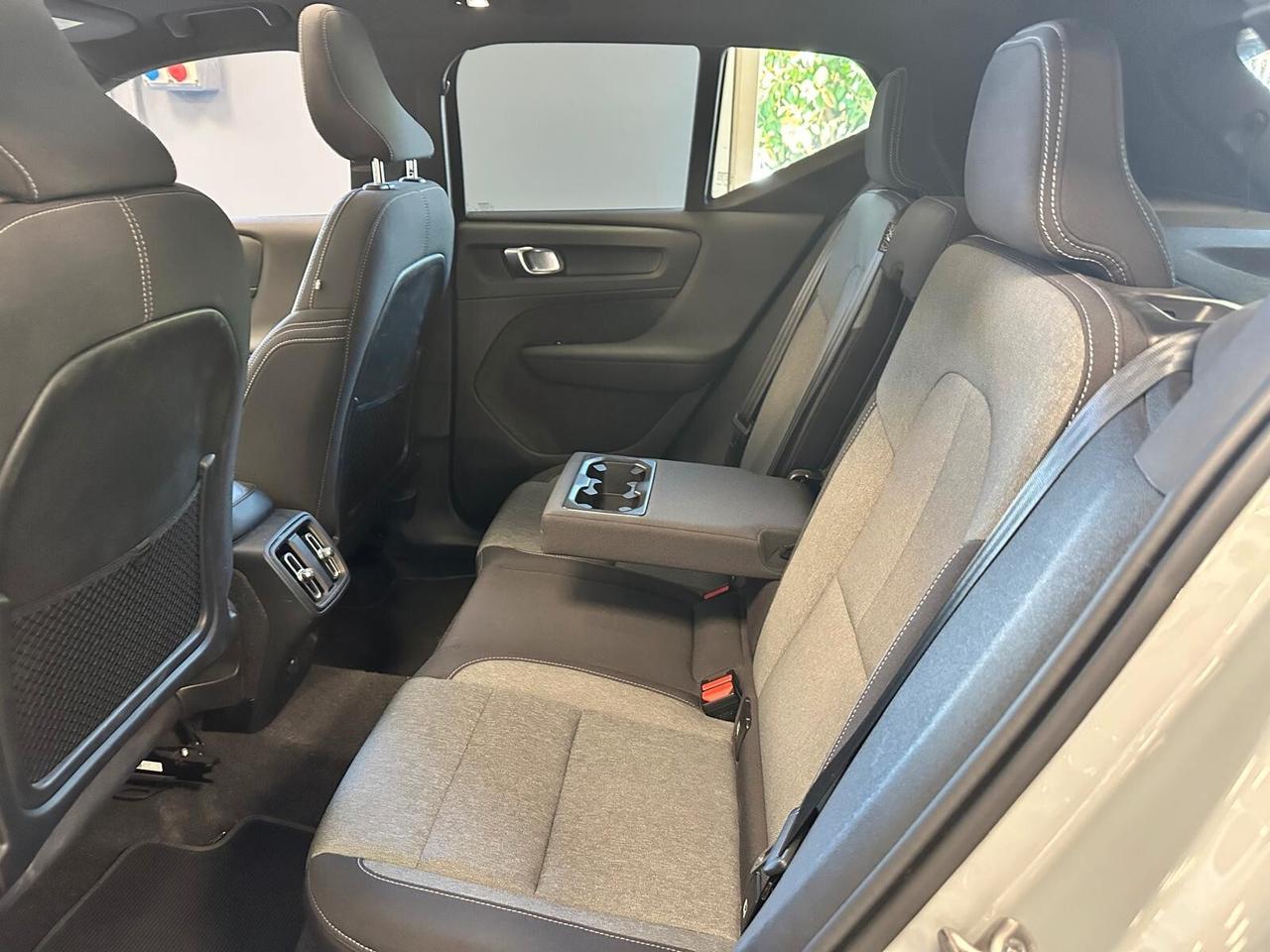 Volvo XC40 B3 automatico Plus Dark