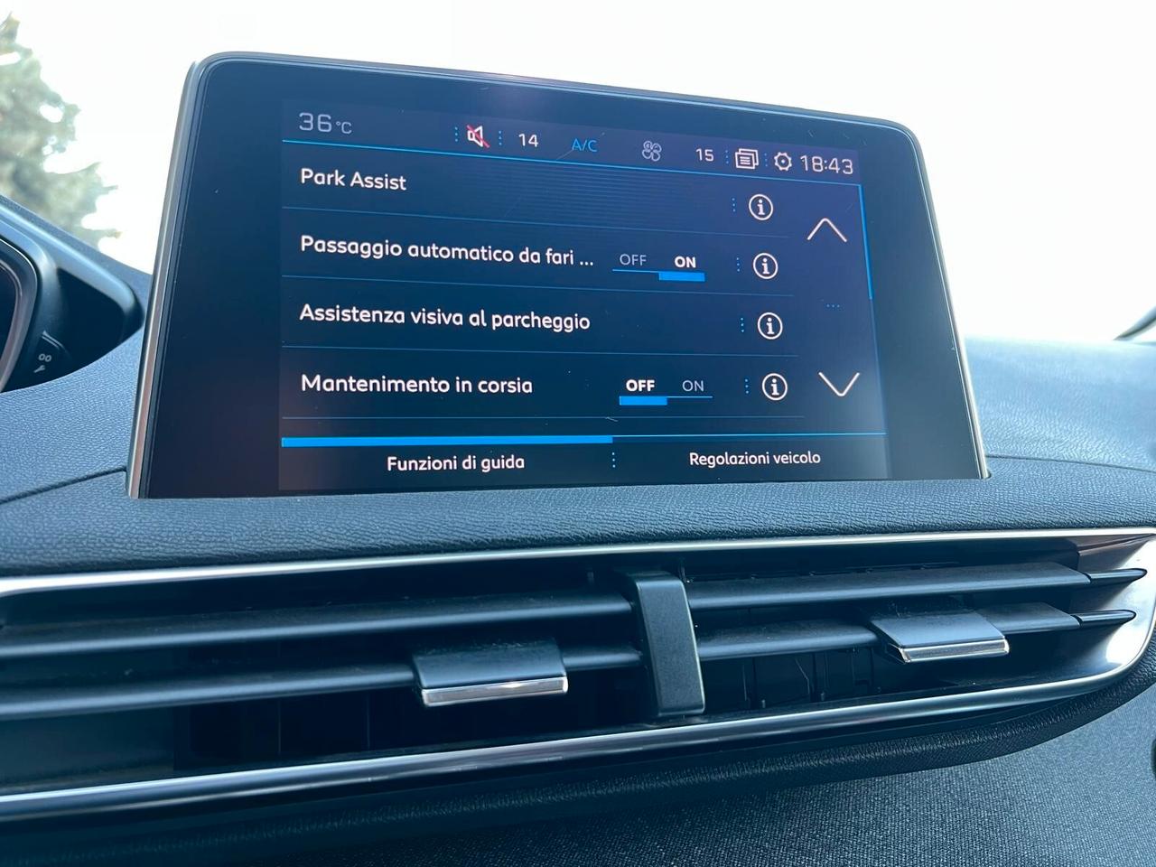 Peugeot 3008 PureTech Turbo 130 GT Line strafull