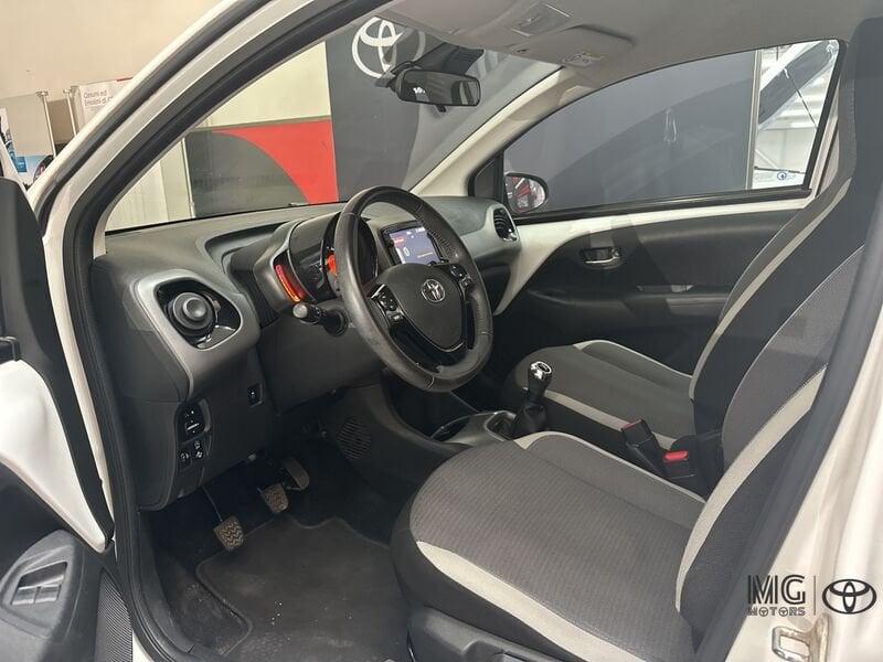 Toyota Aygo Connect 1.0 VVT-i 72 CV 5 porte x-play