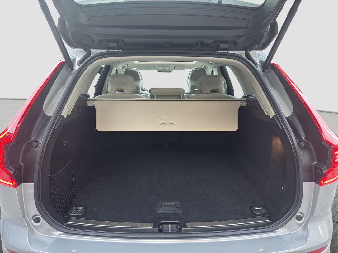 Volvo XC 60 2.0 197cv Plus Dark Tetto 2022