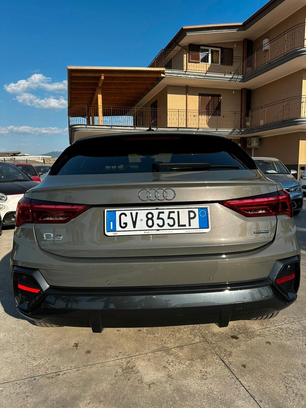 Audi Q3 SPB 40 TFSI quattro S tronic Identity Black