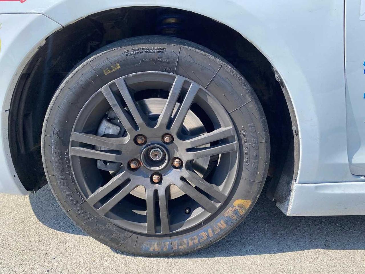 Suzuki Swift 1.6 RALLY RACING START