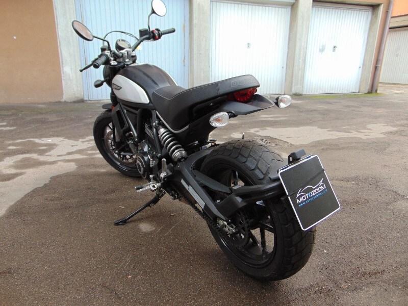 Ducati Scrambler Icon Dark