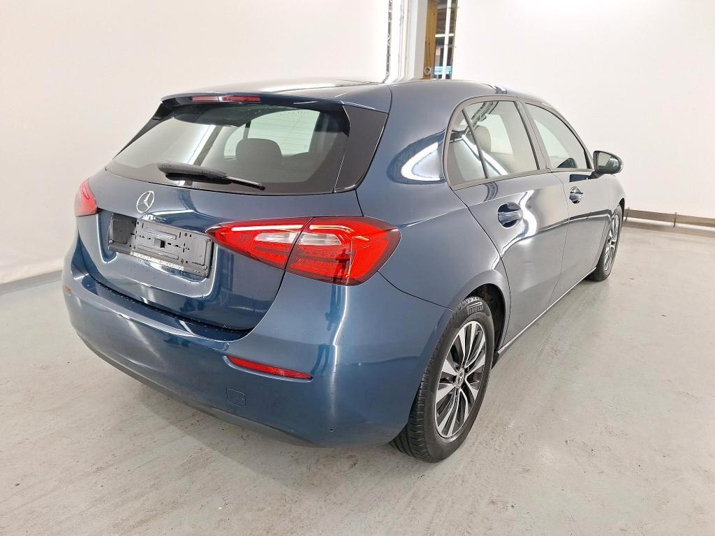 MERCEDES-BENZ A 180D 116CV 6M. BUSINESS SOLUTION ( NAVI - TELECAMERA POST. - CRUISE )