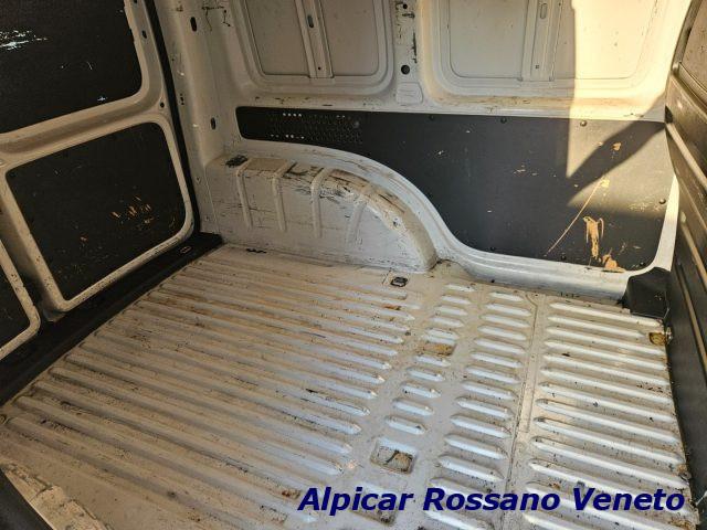 VOLKSWAGEN Caddy 2.0 TDI 102 CV Furgone