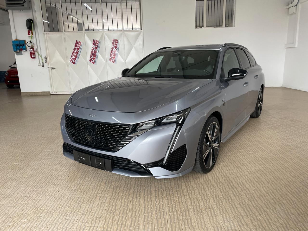 Peugeot 308 Hybrid 145 e-DCS6 SW GT 2025 Km 10400