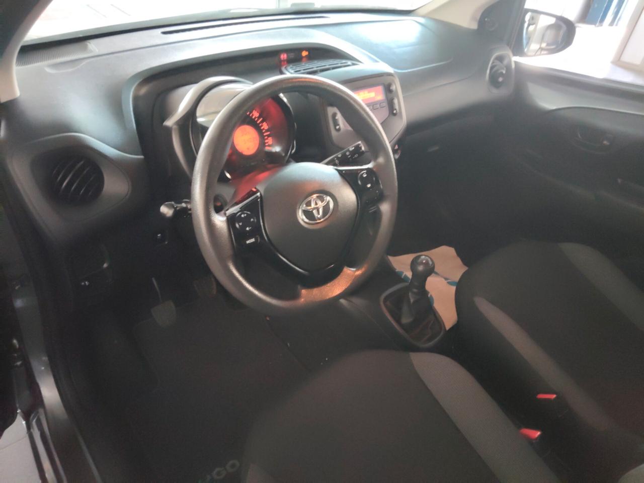 Toyota Aygo Connect 1.0 VVT-i 72CV 5 porte x-business light