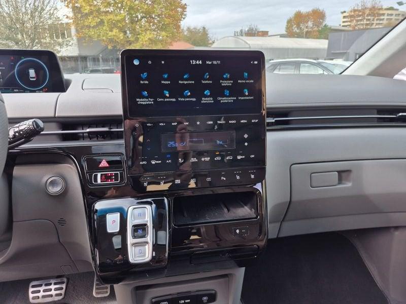 Hyundai Staria Staria 1.6 hev Luxury 2wd auto