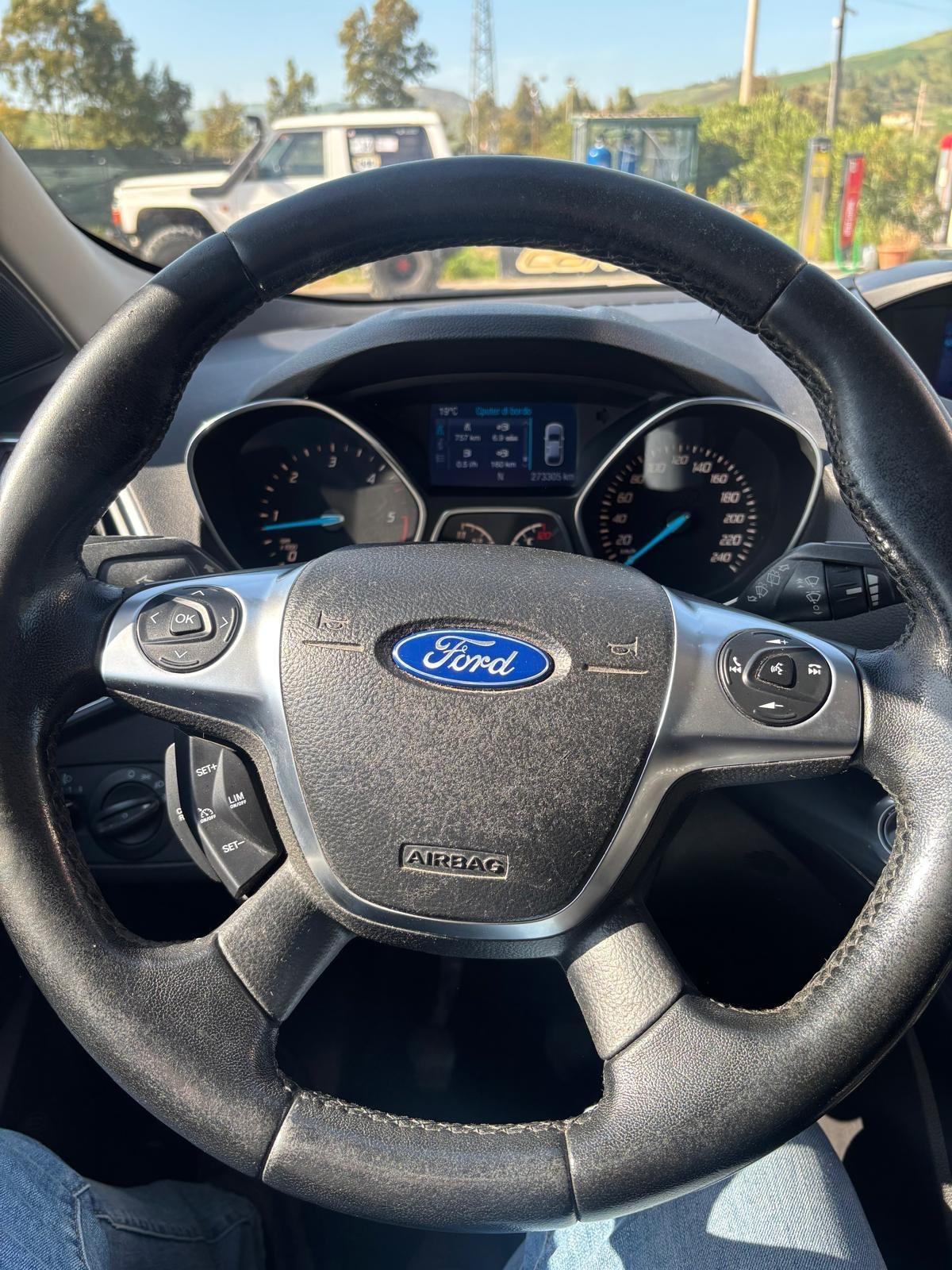Ford Kuga 2.0 TDCI 140 CV 2WD Titanium