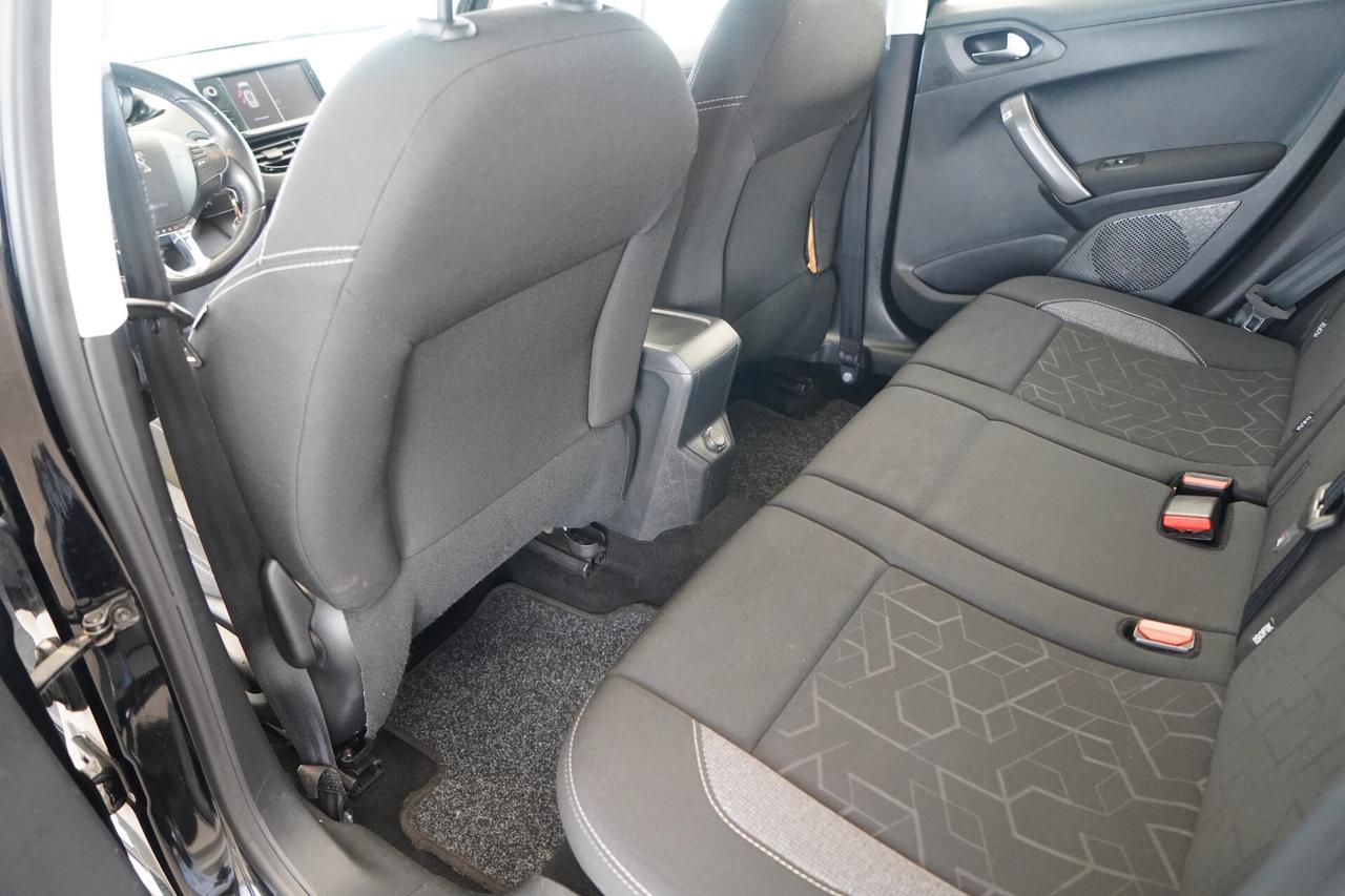 Peugeot 2008 BlueHDi 100 Active