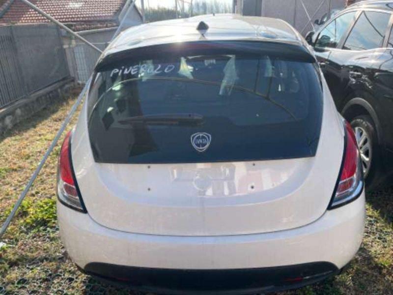 Lancia Ypsilon 1.0 FireFly Hybrid Oro
