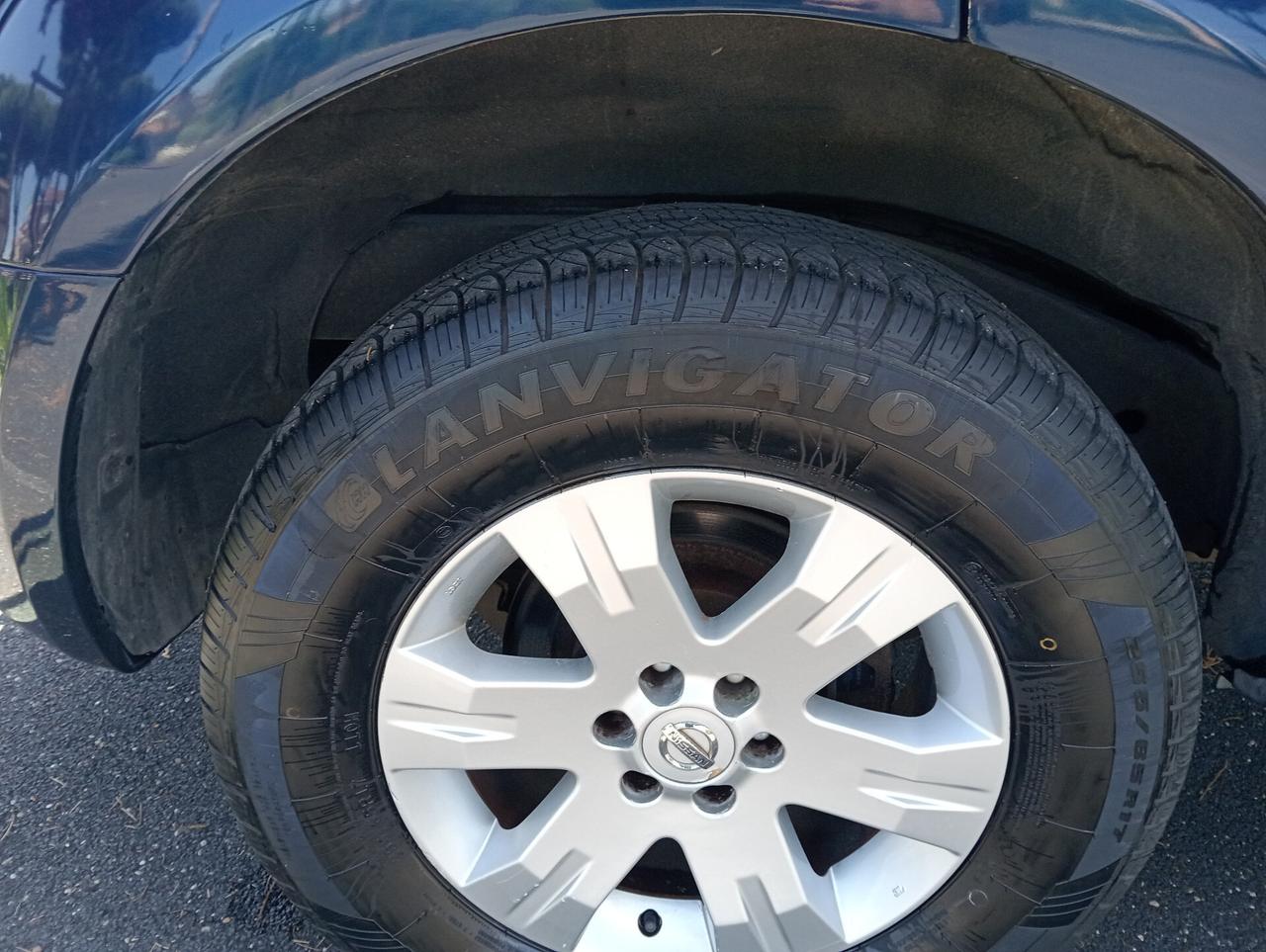 Nissan Pathfinder 2.5 dCi SE