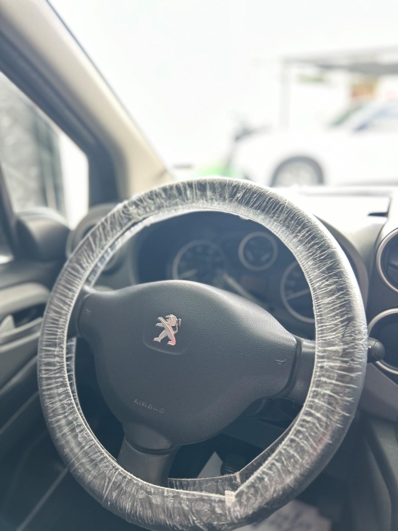 Peugeot Partner Tepee 1.6 BlueHDi 120cv Outdoor 2015