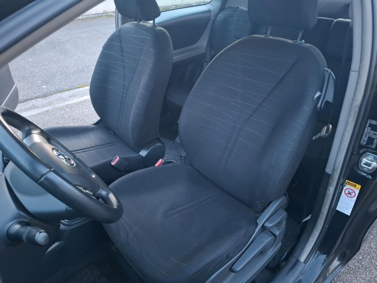 Toyota Yaris 1.0 3 porte SOLAMENTE 112.000 KM