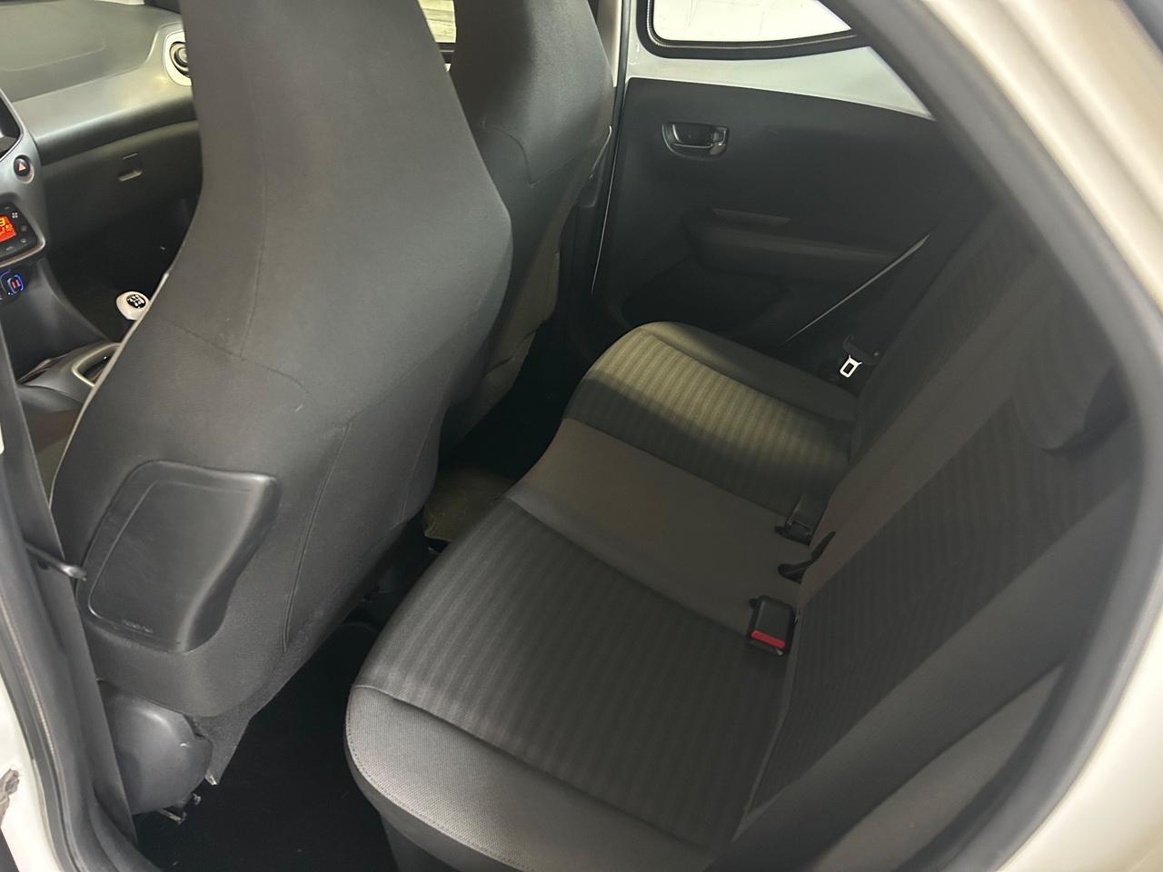 Toyota Aygo 1.0 VVT-i 72 CV 5 porte x-cool