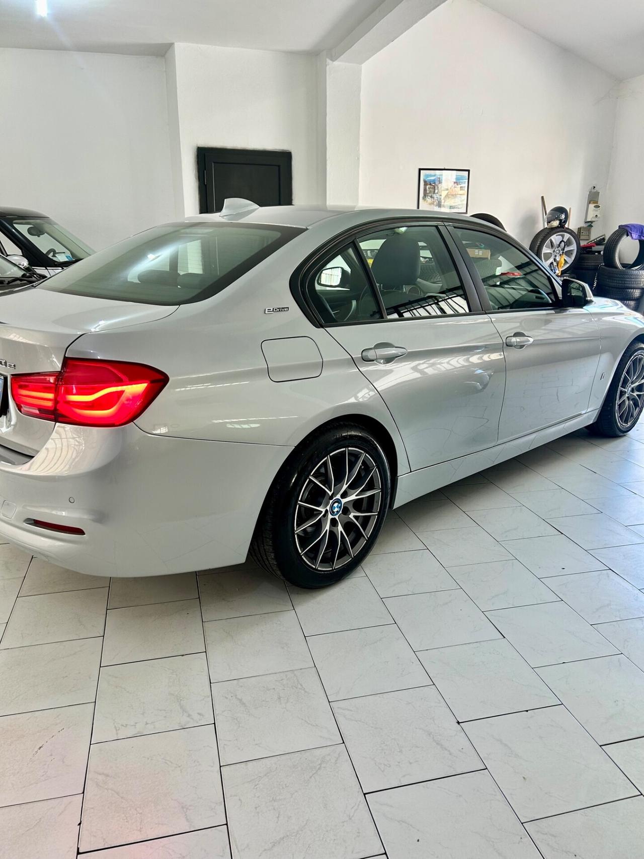 Bmw 330e plug in edition euro6 250cv