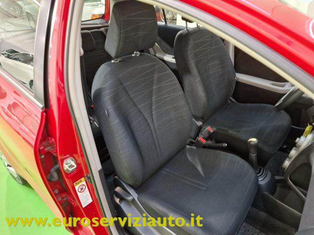 TOYOTA Yaris 1.3 5 porte Sol