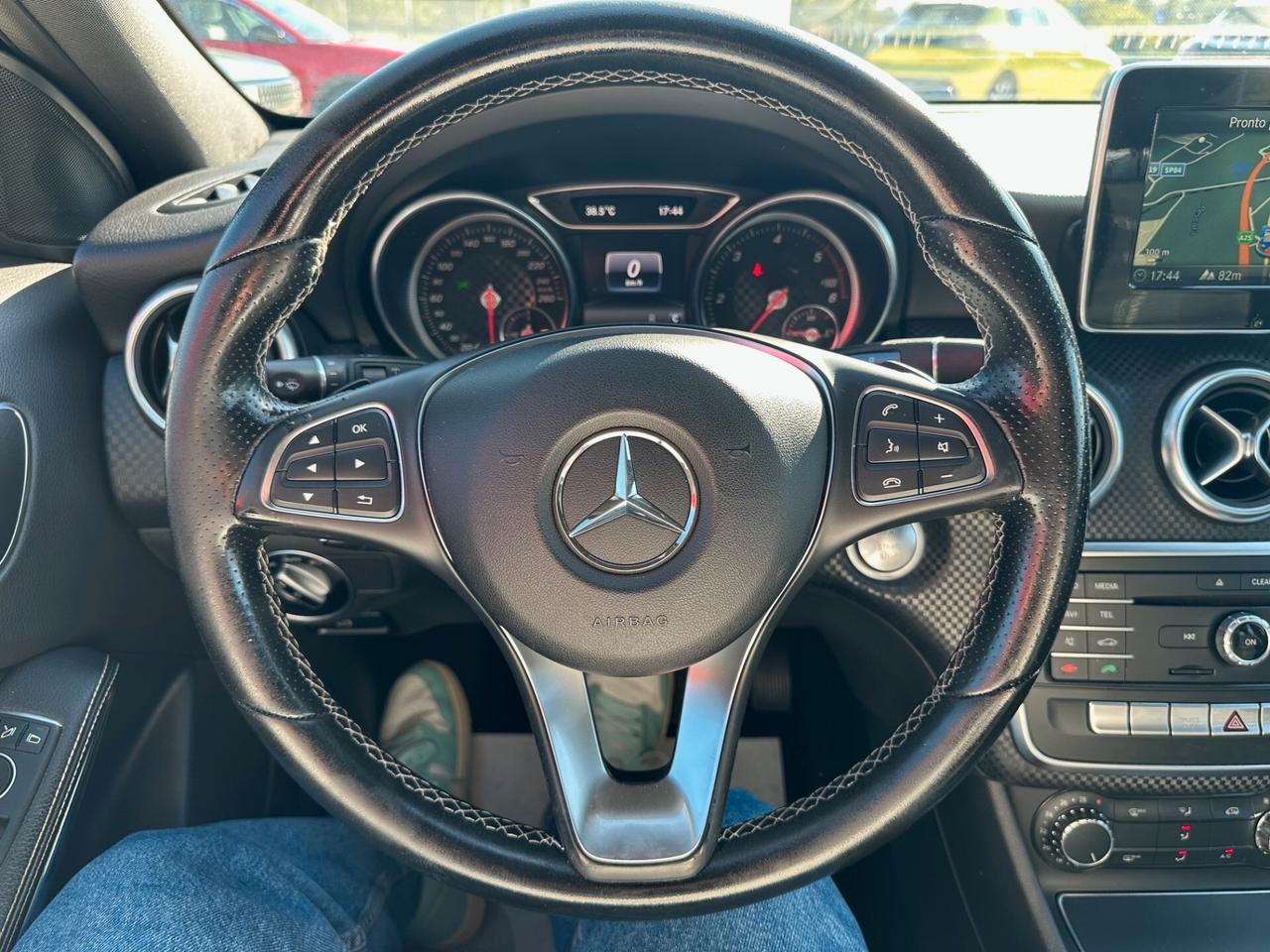 Mercedes-benz A 180 A 180 d Automatic Sport